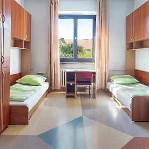 Dizzy Daisy Hostel
